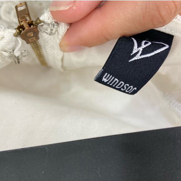 Windsor XS White Boho Crochet Lace Thin Spaghetti Strap Halter Crop Top - Picture 6 of 8